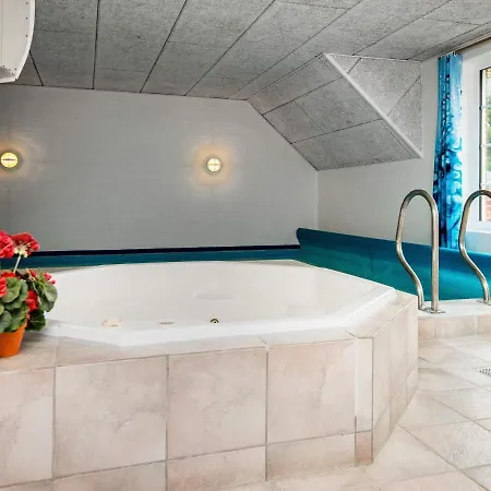 10 Person In Oksb L Holiday home